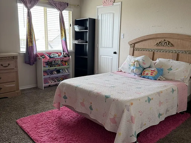 2512 Arno St — Photo 3