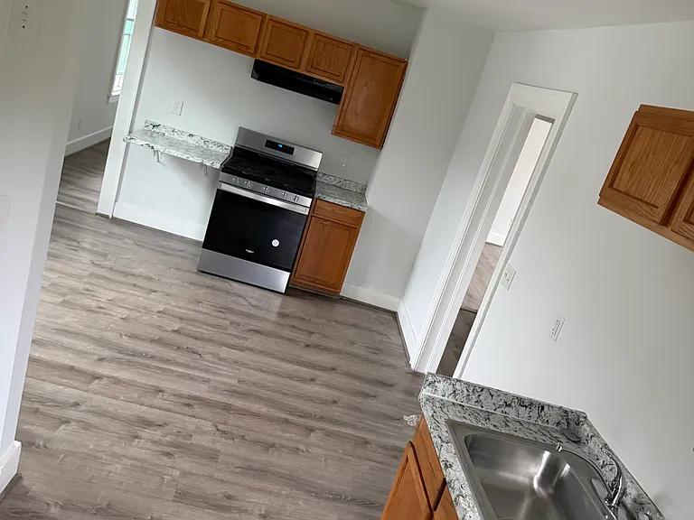 257 W Hazel St #3 — Photo 8