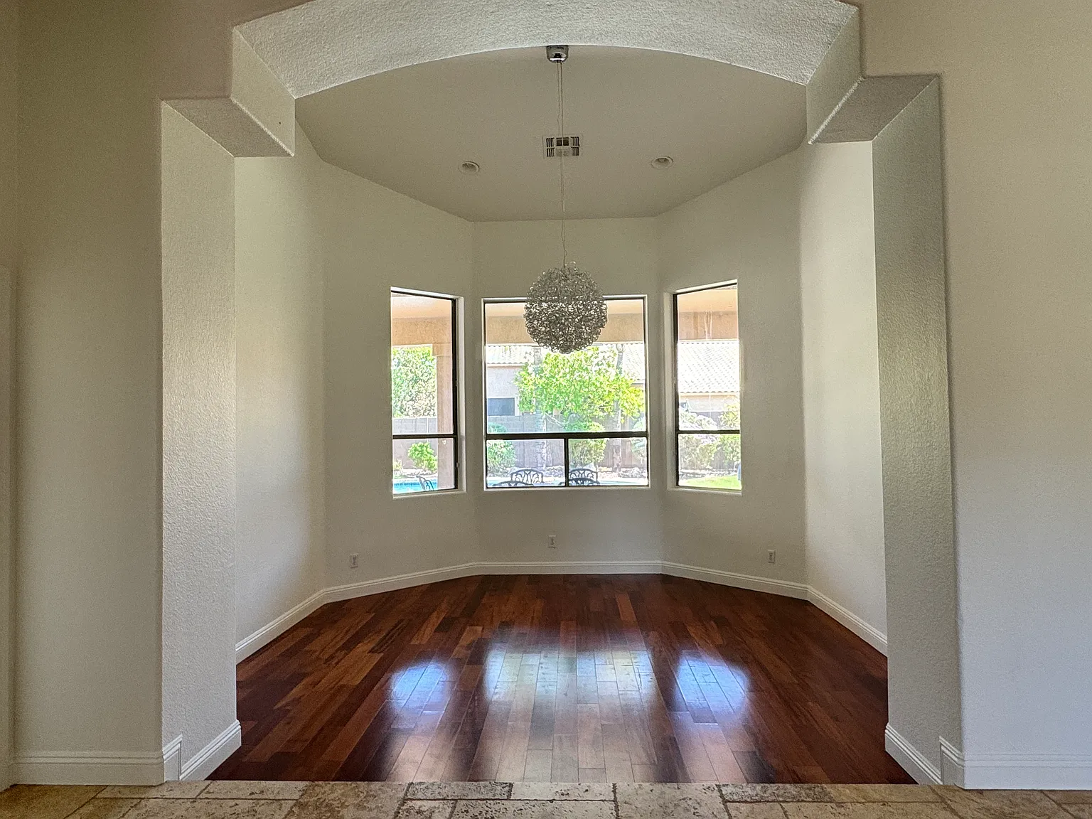 4 bed, 2524 sqft, $3,200 — Photo 3
