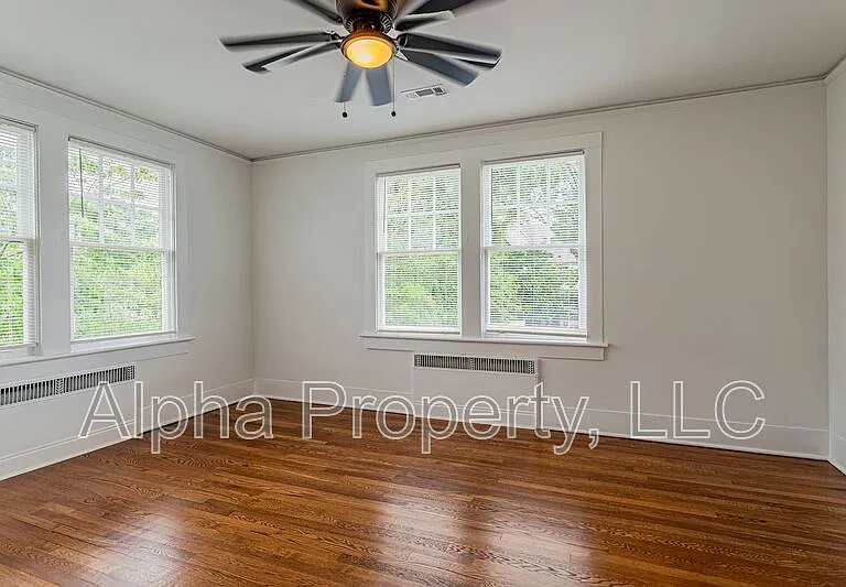 712 Augusta St — Photo 13