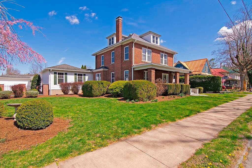 1557 Riverview Ave E, Alderson, WV 24910 Zillow