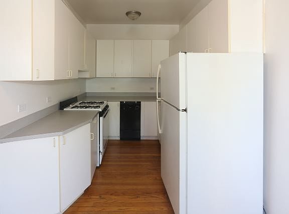 2nd image of 816 W Waveland Ave APT 30
