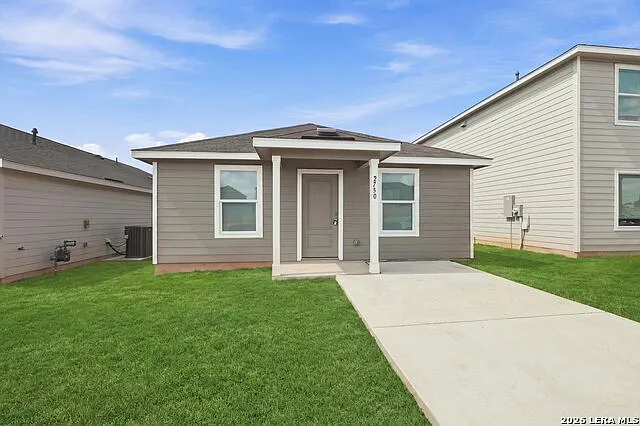 4 bed, 2.0 bath, 1500 sqft, $1,450 — Photo 2