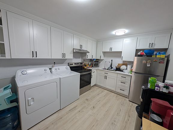 3rd image of 215 N Cabot Rd #2