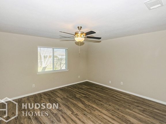 4th image of 1014 Coffeyville Trl