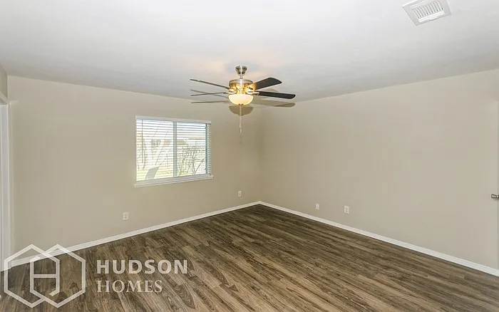1014 Coffeyville Trl — Photo 4