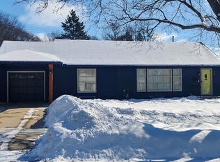 922 16th Ave NE, Rochester, MN 55906