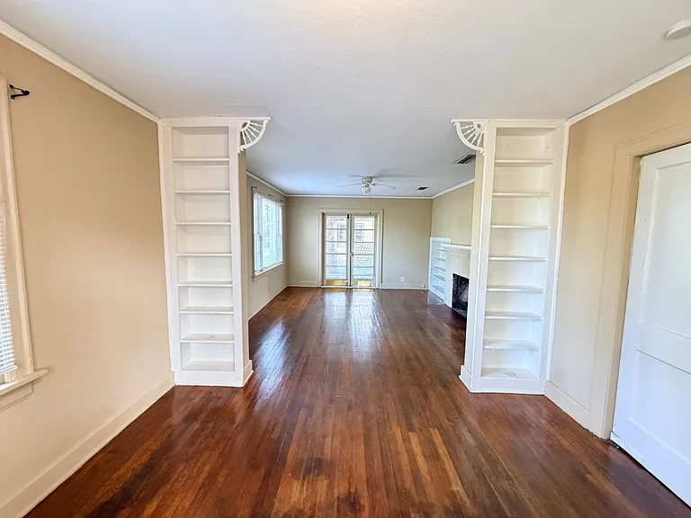 1211 N Oak St — Photo 10