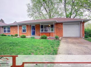 1718 Park Haven Dr, Champaign, IL