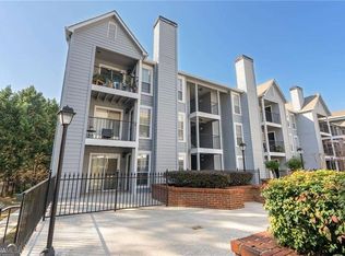 201 Granville Ct, Sandy Springs, GA