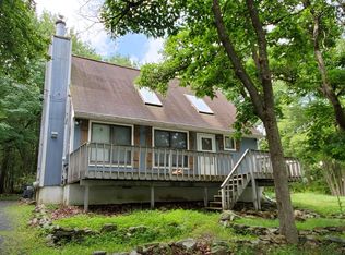 2204 Doe Dr, Long Pond, PA