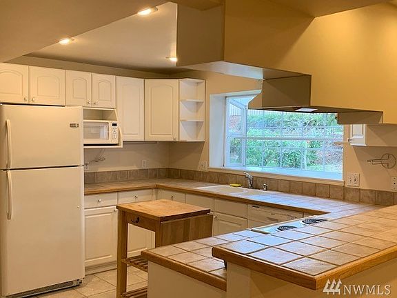 3rd image of 16822 1st Ave NW #B