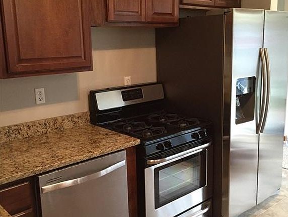 2nd image of 683 Robinhood Dr