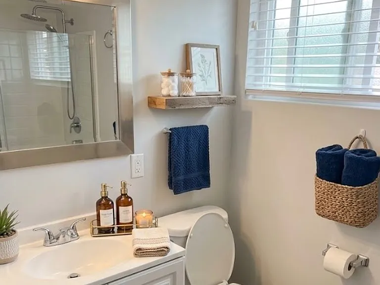 2613 W Olive Ave — Photo 4