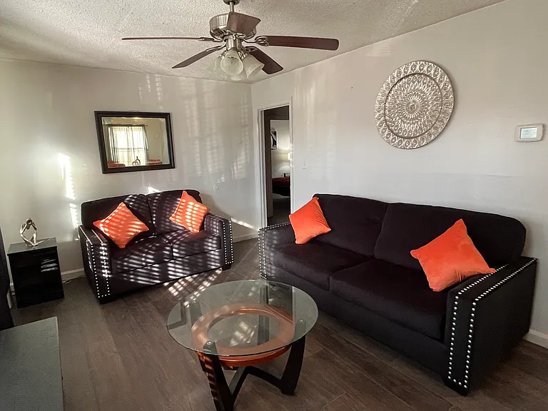 1811 Penelope Rd NW — Photo 5