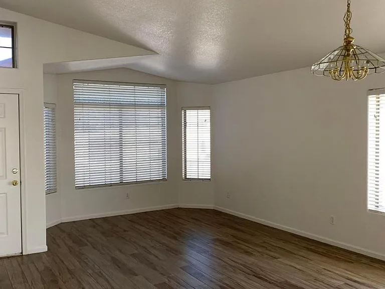 18207 N 5th Ave — Photo 3