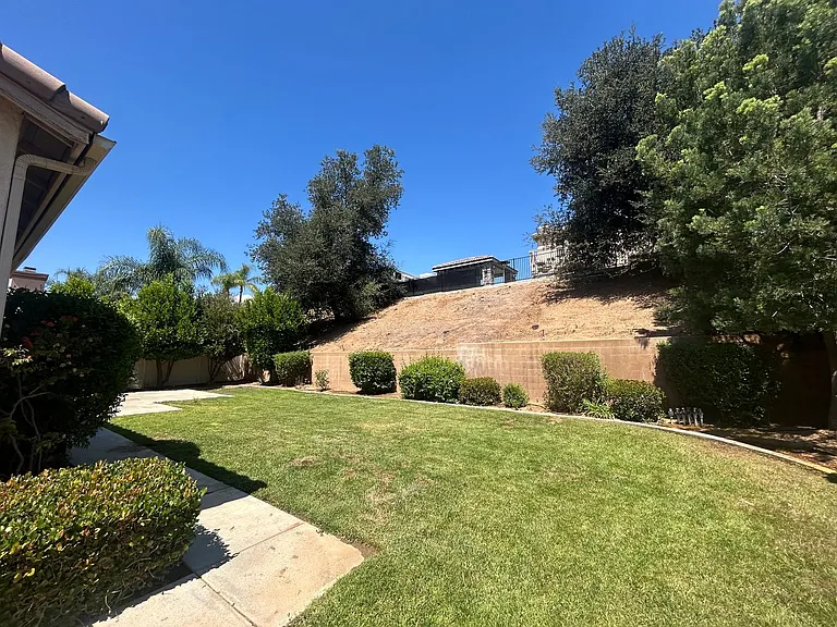 36248 Village Rd — Photo 14