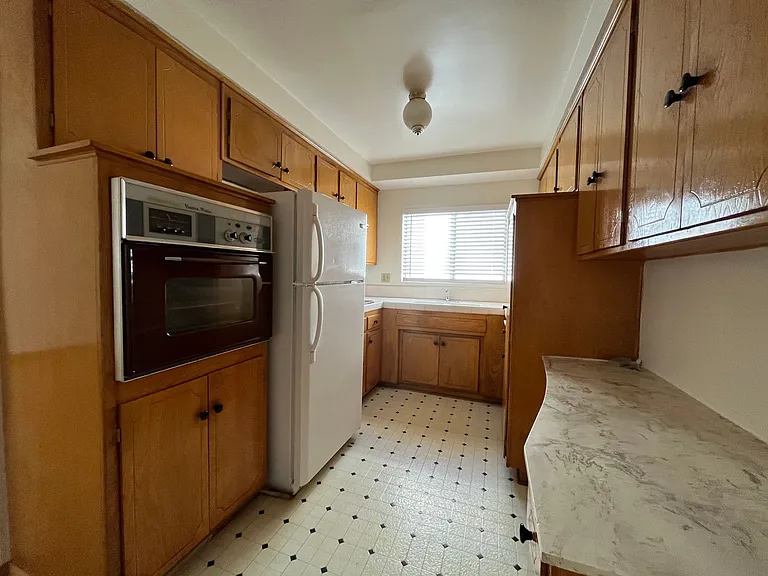 1135 N Ogden Dr #8 — Photo 4