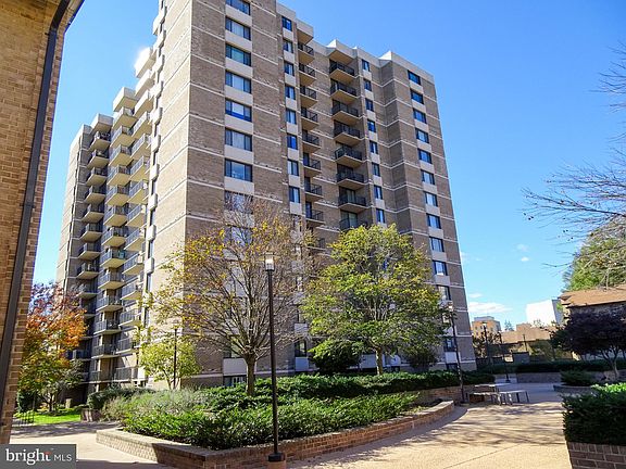 4th image of 118 N Monroe St #401