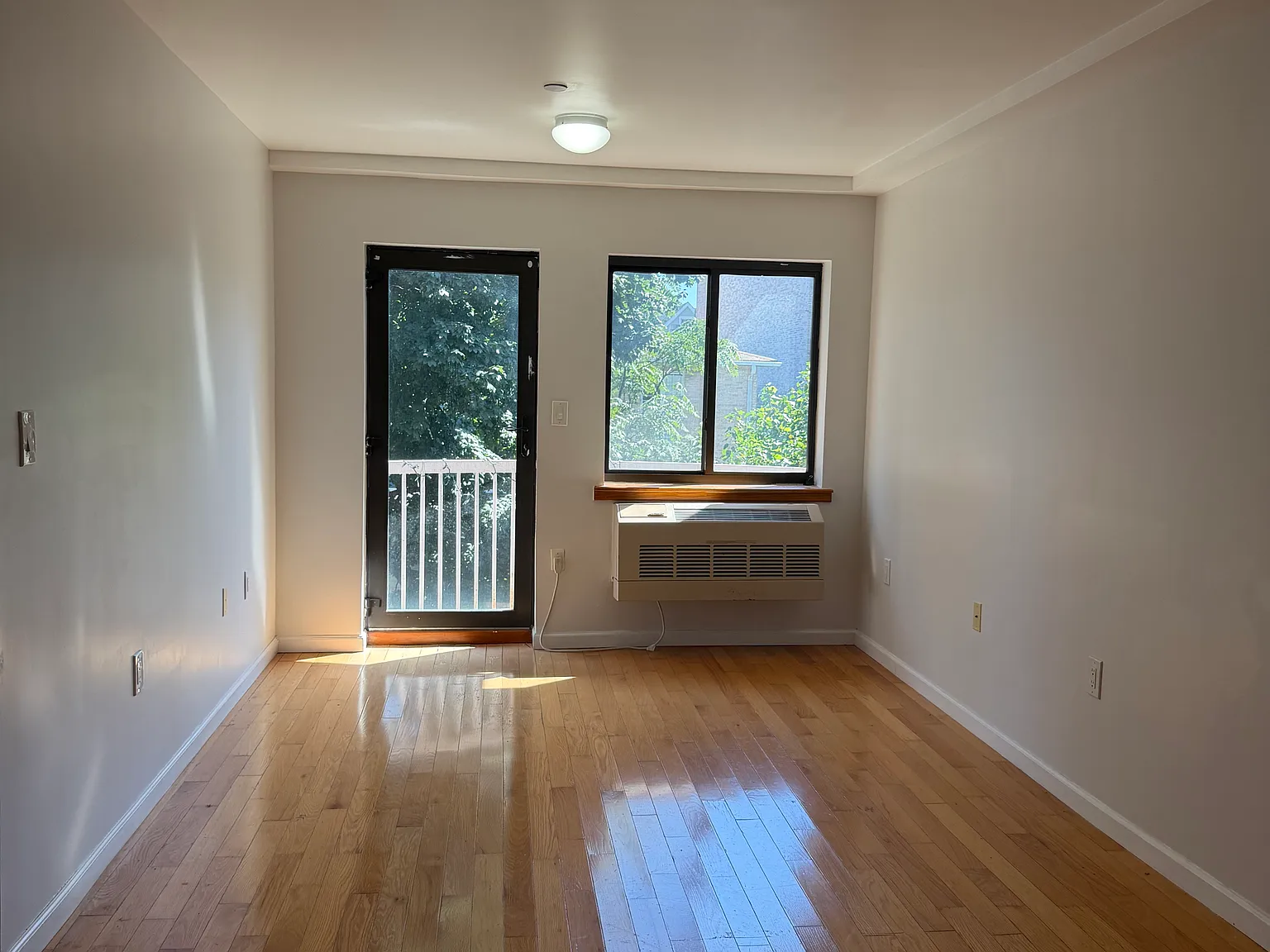 2 bed, 754 sqft, $2,800 — Photo 2