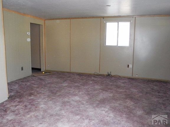 3rd image of 806 E 7th St