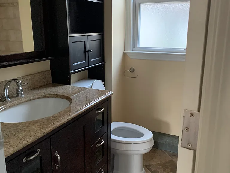 33 E Lyons St — Photo 4