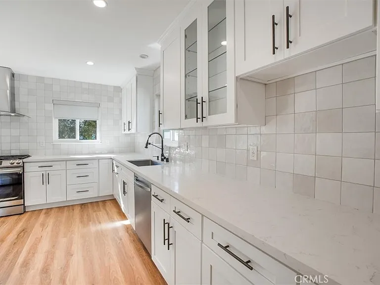 16329 Napa St — Photo 18