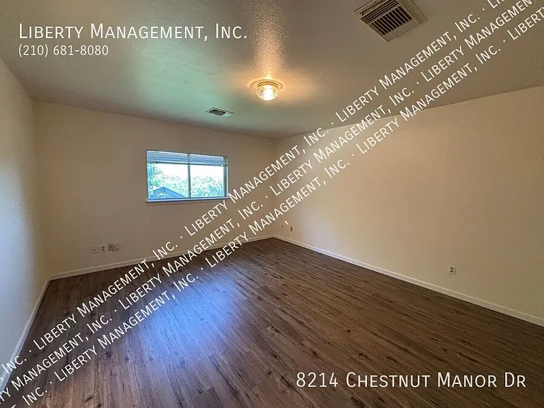 8214 Chestnut Manor Dr — Photo 14