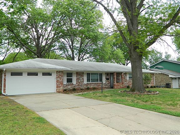 2nd image of 1416 Lariat Dr