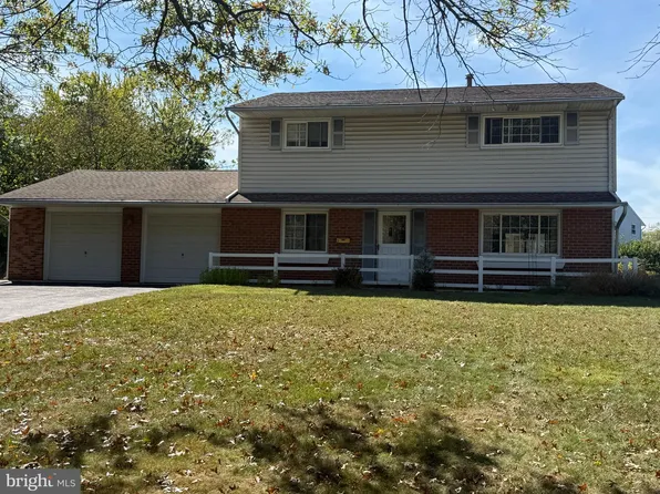 3 Dundee Rd, Kendall Park, NJ 08824