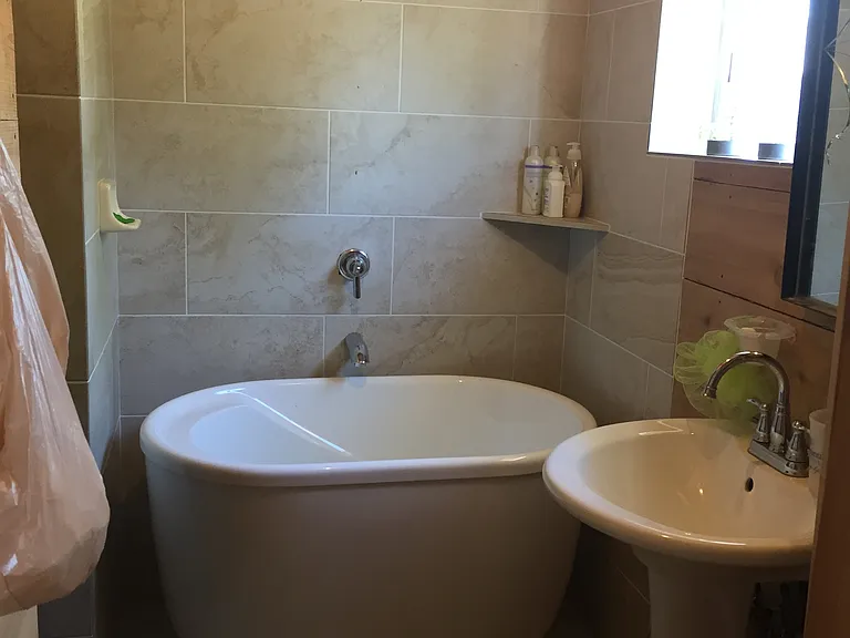 1040 W Columbia Ln — Photo 5