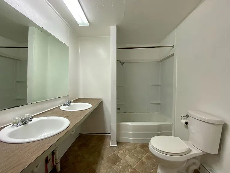 118 W Water St — Photo 13