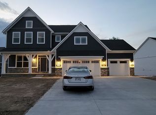 5341 Hickory View Dr, Whitmore Lake, MI