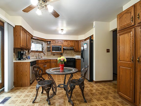 3rd image of 3025 London Dr