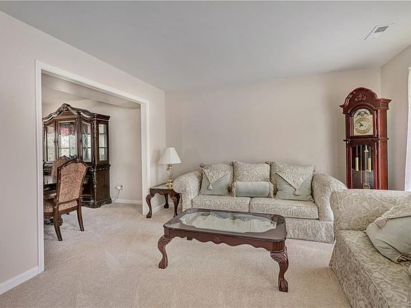 3rd image of 6360 Dawnfield Ln
