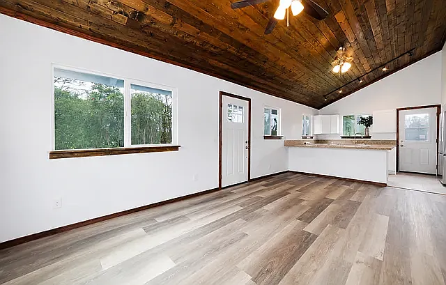 2 bed, 600 sqft, $2,600 — Photo 3