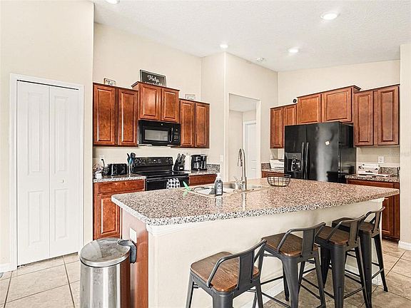 3rd image of 17207 Beach Buttercup Pl