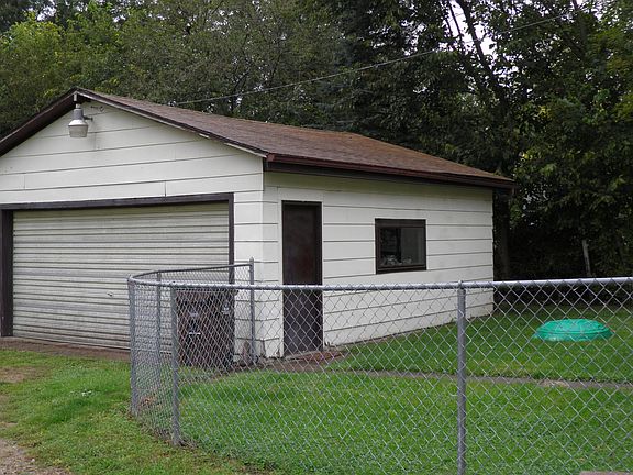 3rd image of 202 S Dunbar St