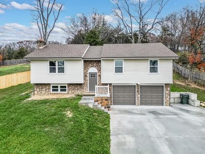 1812 Ridge Rd, Leavenworth, KS, 66048