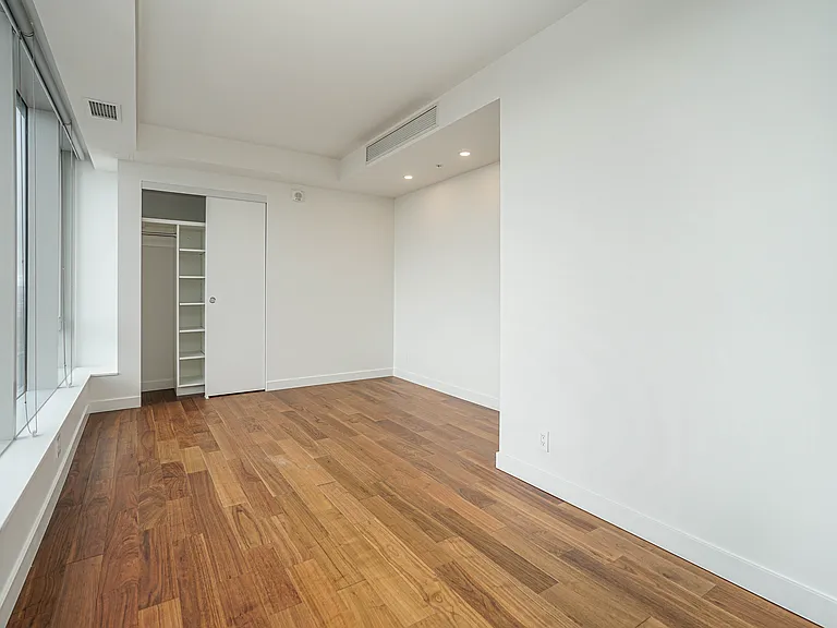 Calgary House — Photo 22
