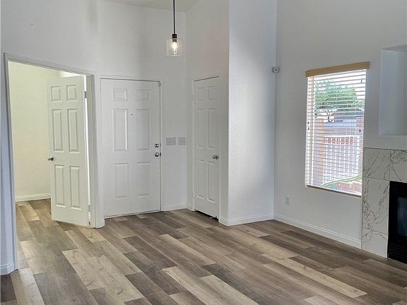 5th image of 3601 Mountain Crest St