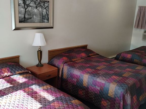 4th image of 3701 W Lake Rd Room 25
