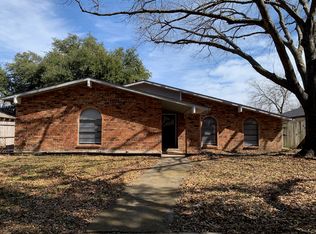 5802 Christie Ln, Garland, TX 75044