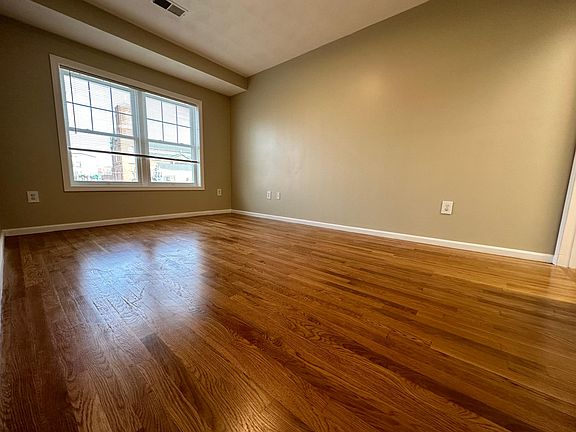 5th image of 260 Main St APT 102