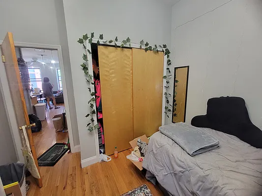 Rented by Yup Realty LLC | media 34