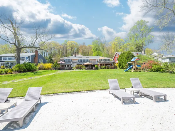70 North Lake Shore Drive, Brookfield, CT 06804