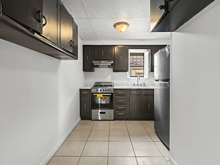 8 Perrine Ave #2 — Photo 3