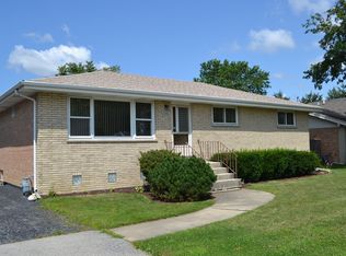 8142 Normandy Ave, Burbank, IL 60459