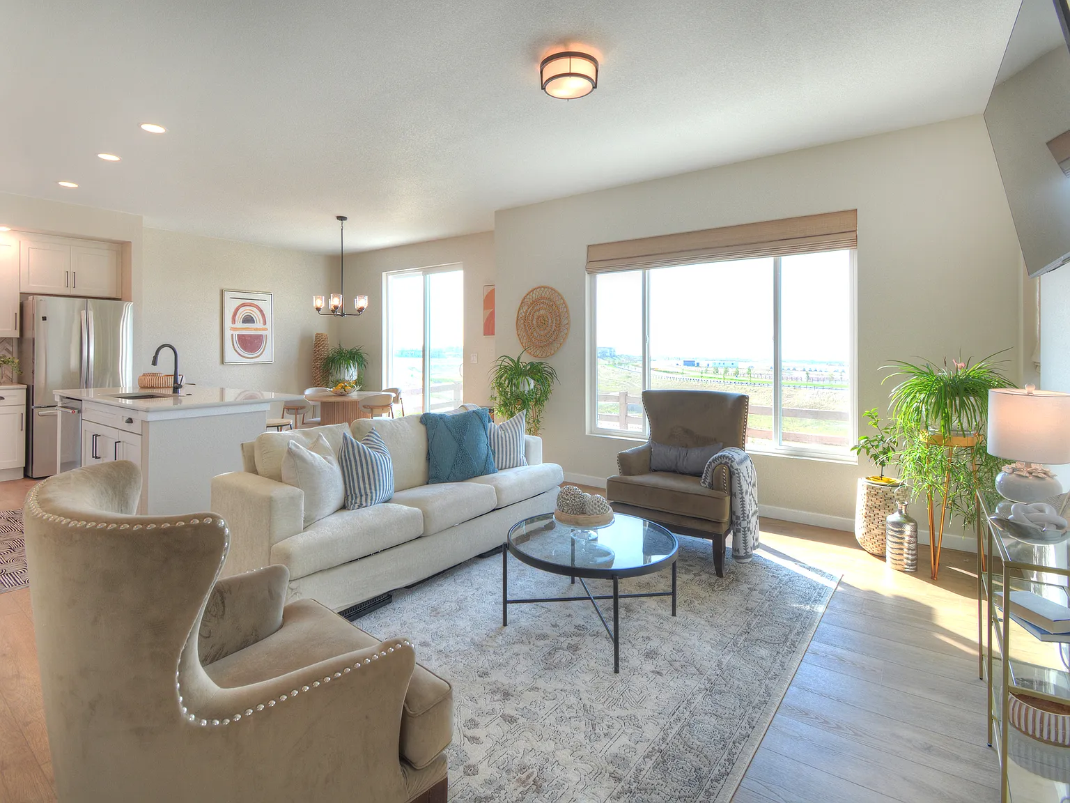 3 bed, 1910 sqft, $2,650 — Photo 2
