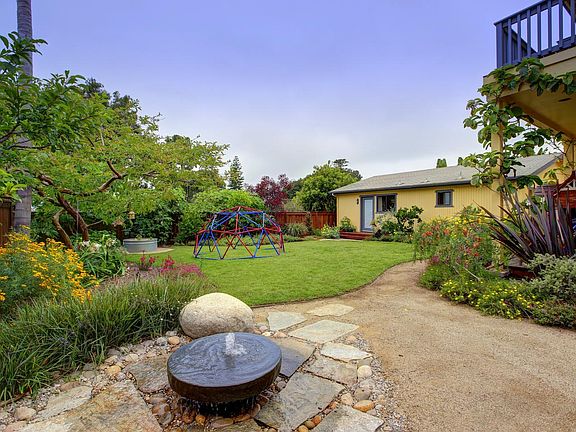 Zen fountain & large yard
